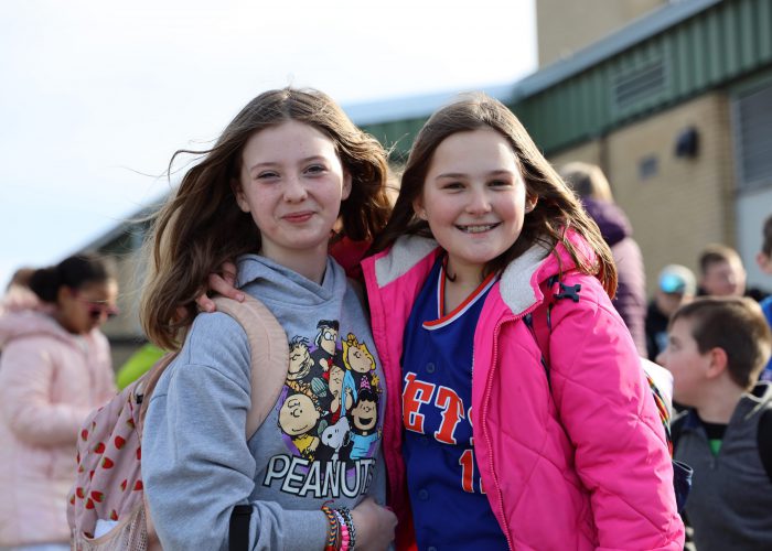 Photo of Golden Hill Elementary students outside at dismissal